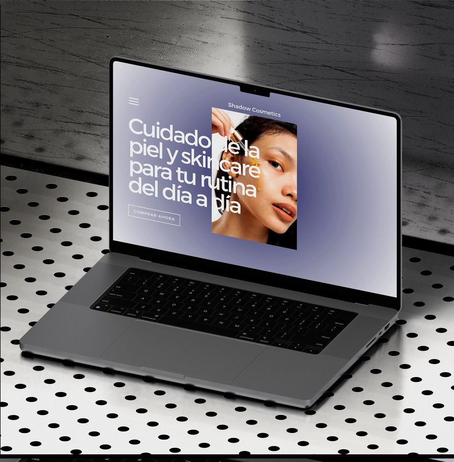 Anuncio de Cosmetics en laptop sobre fondo de mesa con patrón de puntos
